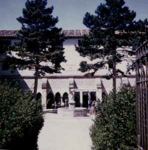 Antigua Escuela de Comercio de Burgos 1968 (Foto JCM)